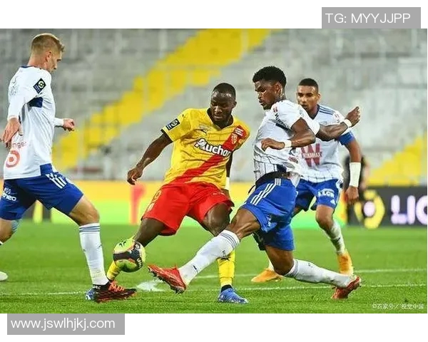 洛里昂迎战隔雅GFCO争夺法乙联赛重要积分之战