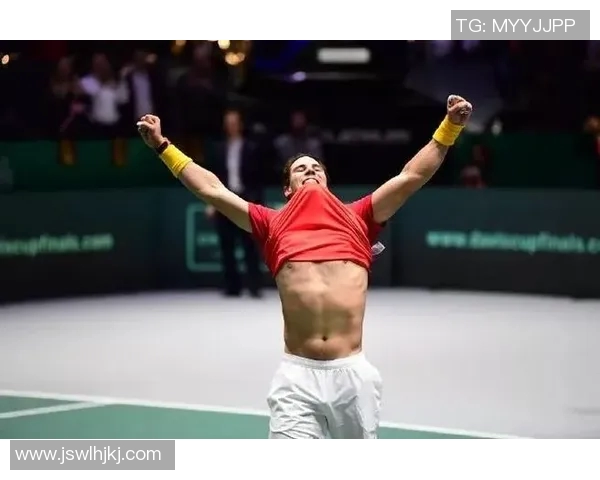 纳达尔与沙波瓦诺夫激战正酣谁能在网球赛场上笑到最后